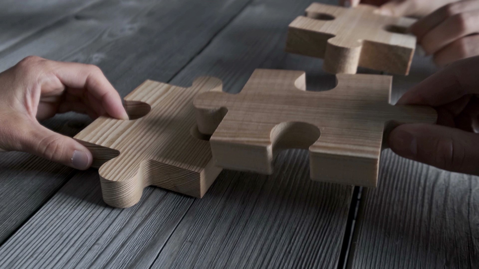 Analysis and optimisation of the operating functions responsibility pattern between field staff and Integrated Operations Centre